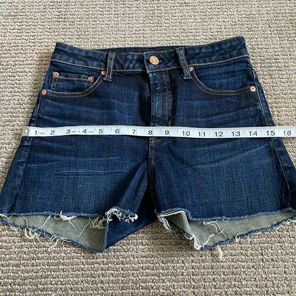 Aritzia Raw Hem High-Waist Denim Jean Shorts 26 - Picture 6 of 8
